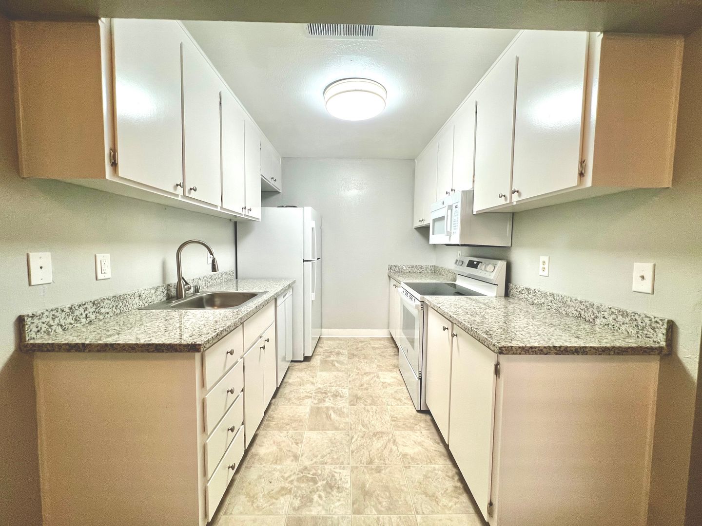 2800 Dover Ave - Fairfield - California - 2 bed, 1 bath rental property