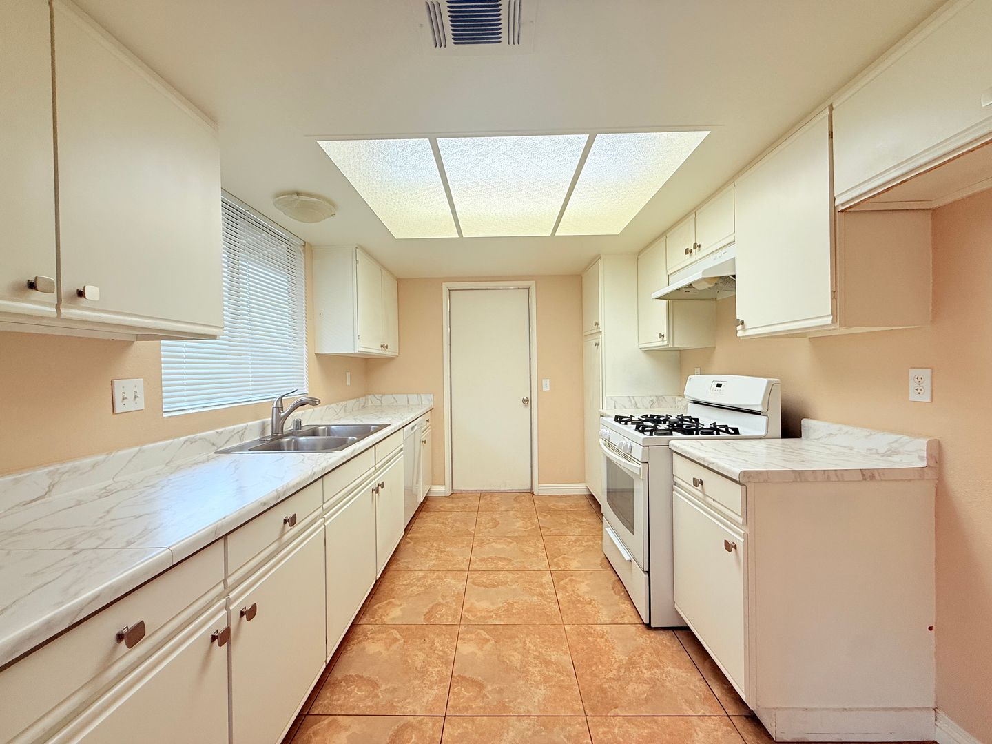 28421 Avenida La Paz - 01 - Cathedral City - California - 3 bed, 2 bath rental property