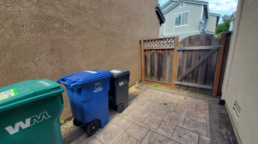 28563 Starboard Ln - Hayward - California - 3 bed, 2.5 bath rental property