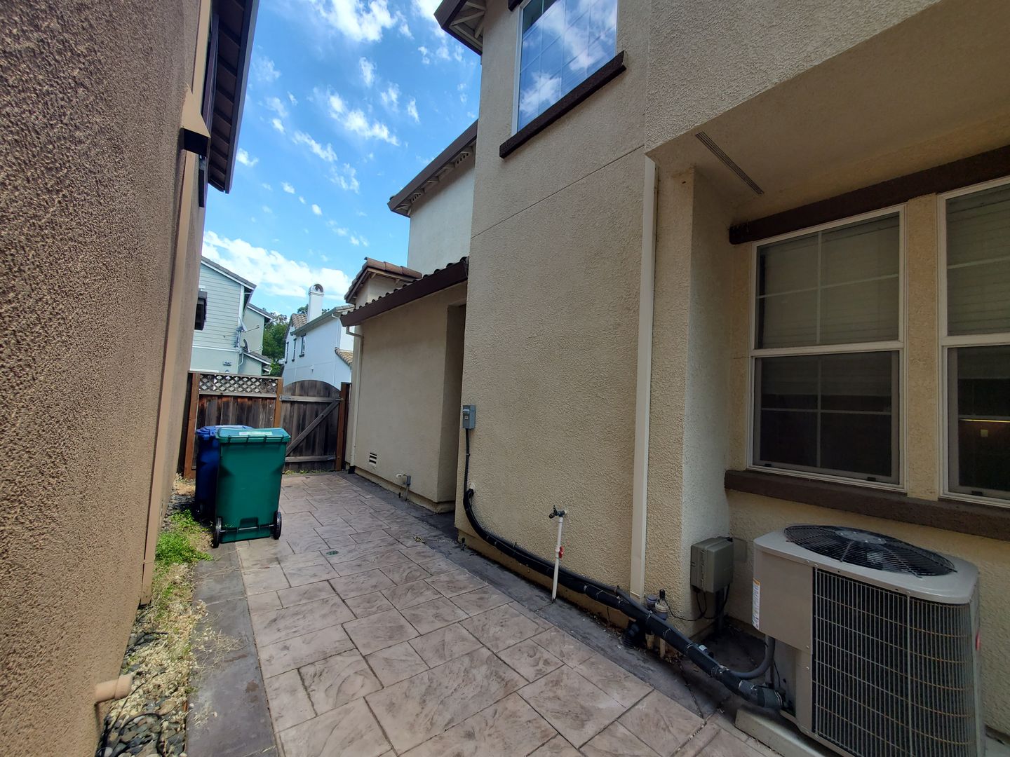 28563 Starboard Ln - Hayward - California - 3 bed, 2.5 bath rental property