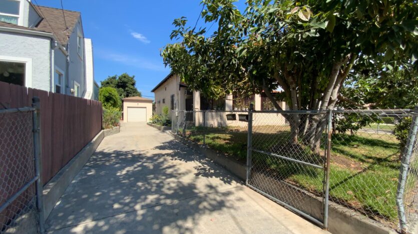 2863 & 2863 1/2 Coolidge Ave  - Los Angeles - California - 1 bath rental property