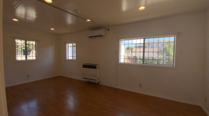 2863 Coolidge Ave   1/2 - Los Angeles - California - 1 bath rental property