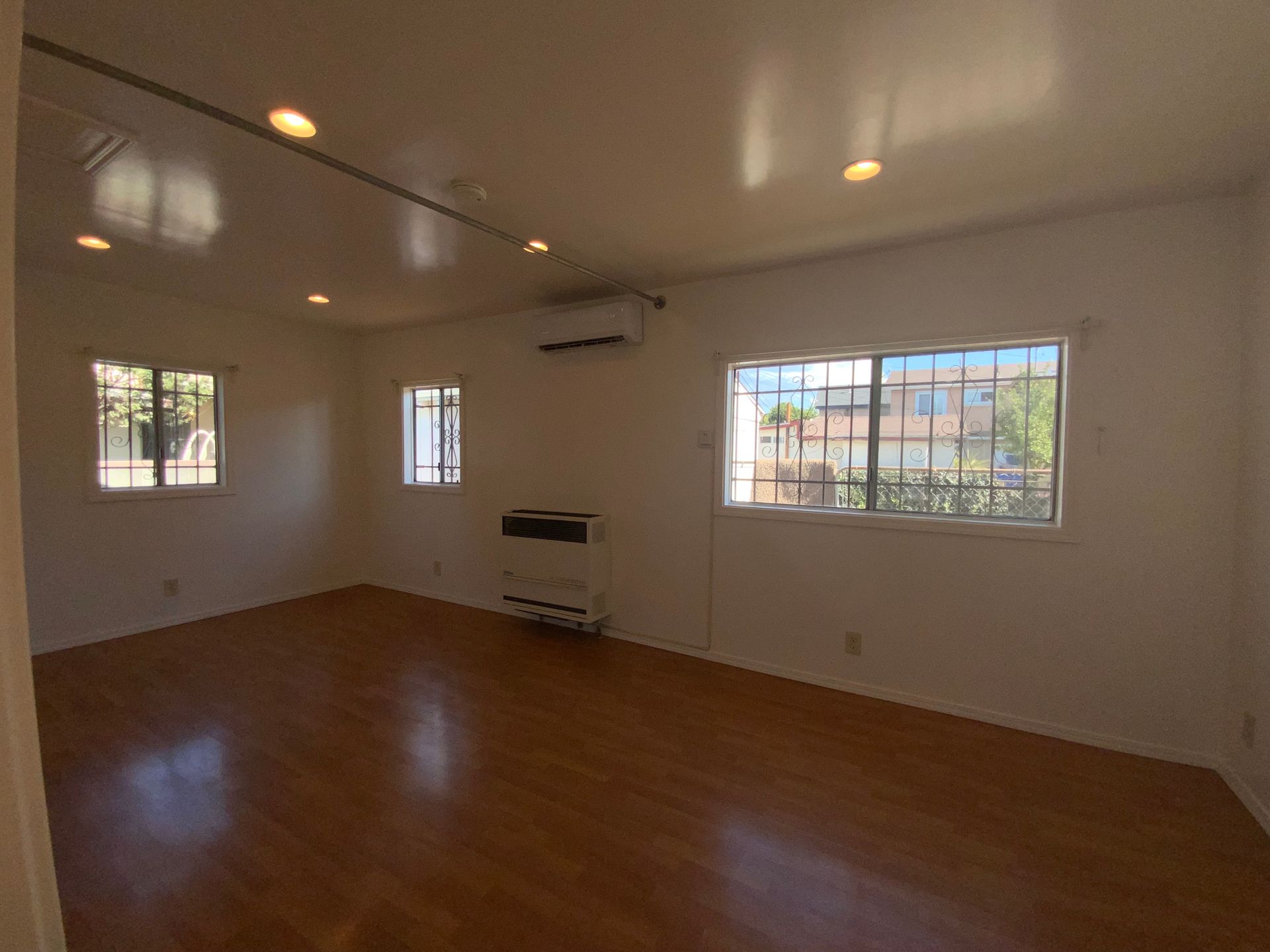 2863 Coolidge Ave   1/2 - Los Angeles - California - 1 bath rental property