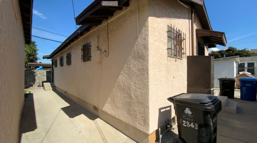 2863 Coolidge Ave   1/2 - Los Angeles - California - 1 bath rental property