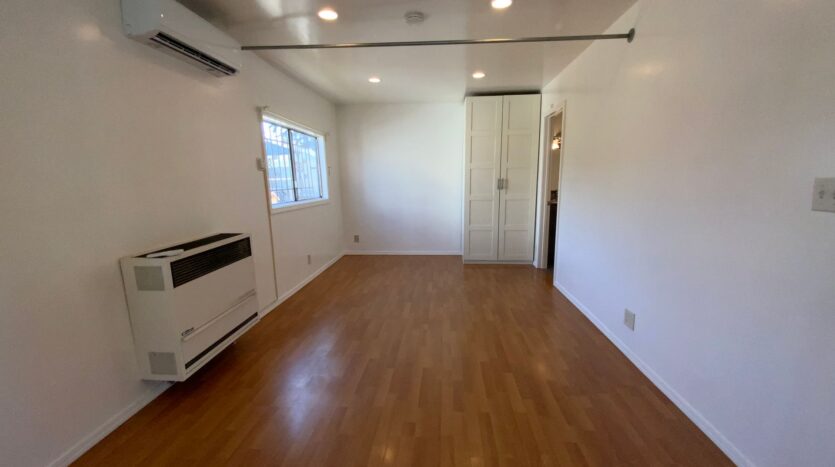 2863 Coolidge Ave   1/2 - Los Angeles - California - 1 bath rental property