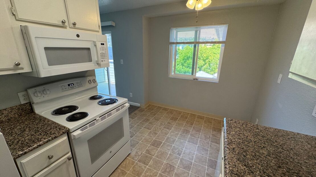 29536 Dixon St #11 - Hayward - California - 2 bed, 2 bath rental property