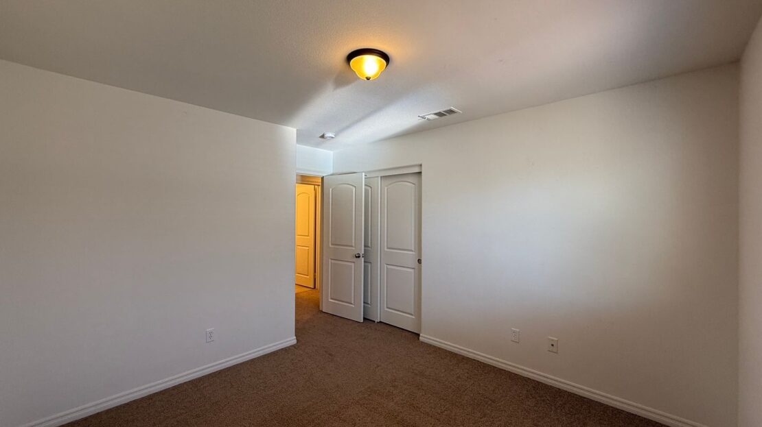 3014 Perdot Ave - Rosamond - California - 5 bed, 3 bath rental property