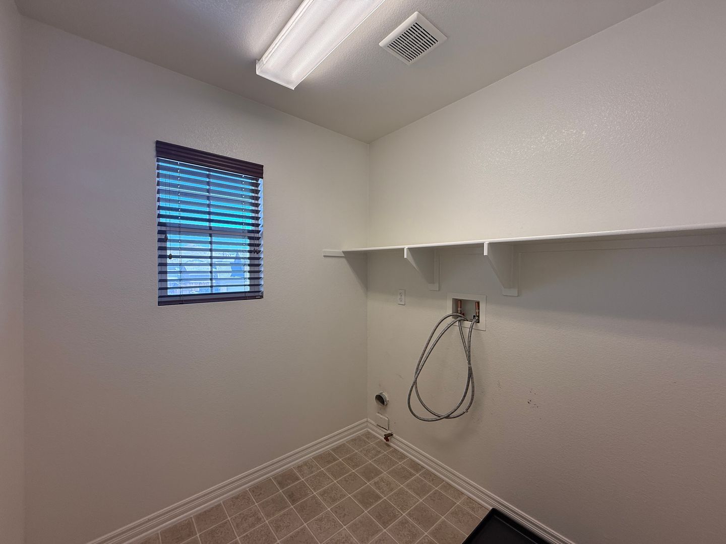  3014 Perdot Ave - Rosamond - California - 5 bed, 3 bath rental property