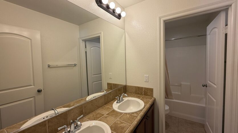 3014 Perdot Ave - Rosamond - California - 5 bed, 3 bath rental property