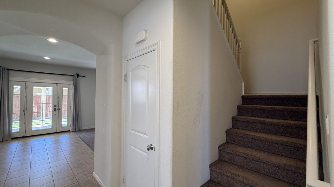 3014 Perdot Ave - Rosamond - California - 5 bed, 3 bath rental property