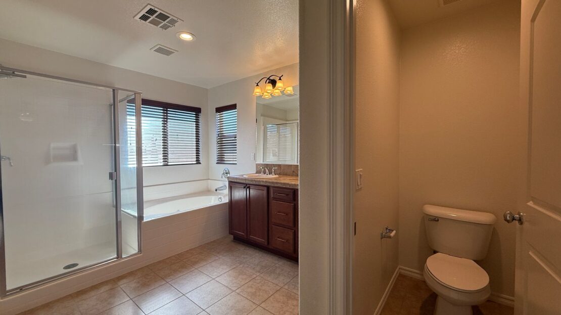 3014 Perdot Ave - Rosamond - California - 5 bed, 3 bath rental property