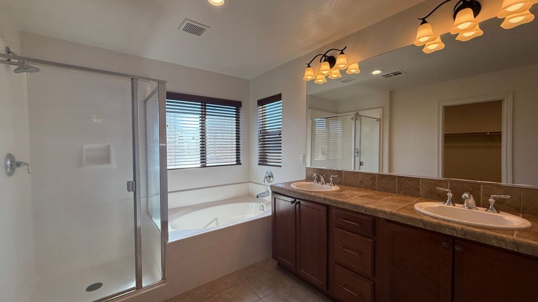 3014 Perdot Ave - Rosamond - California - 5 bed, 3 bath rental property