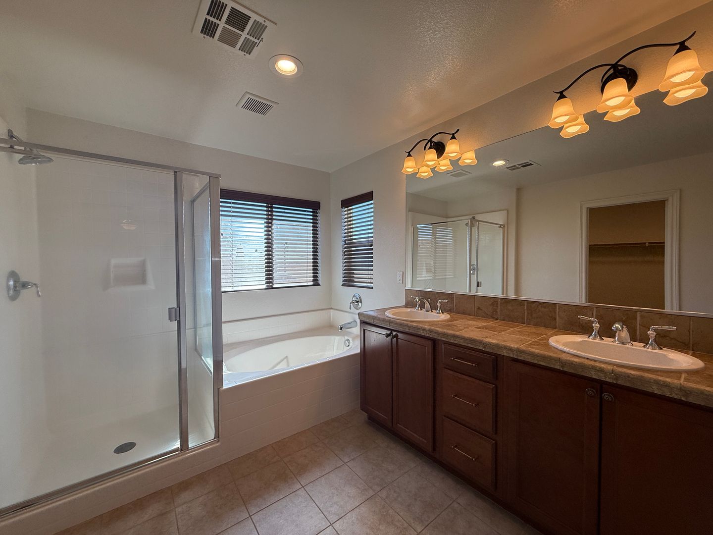  3014 Perdot Ave - Rosamond - California - 5 bed, 3 bath rental property