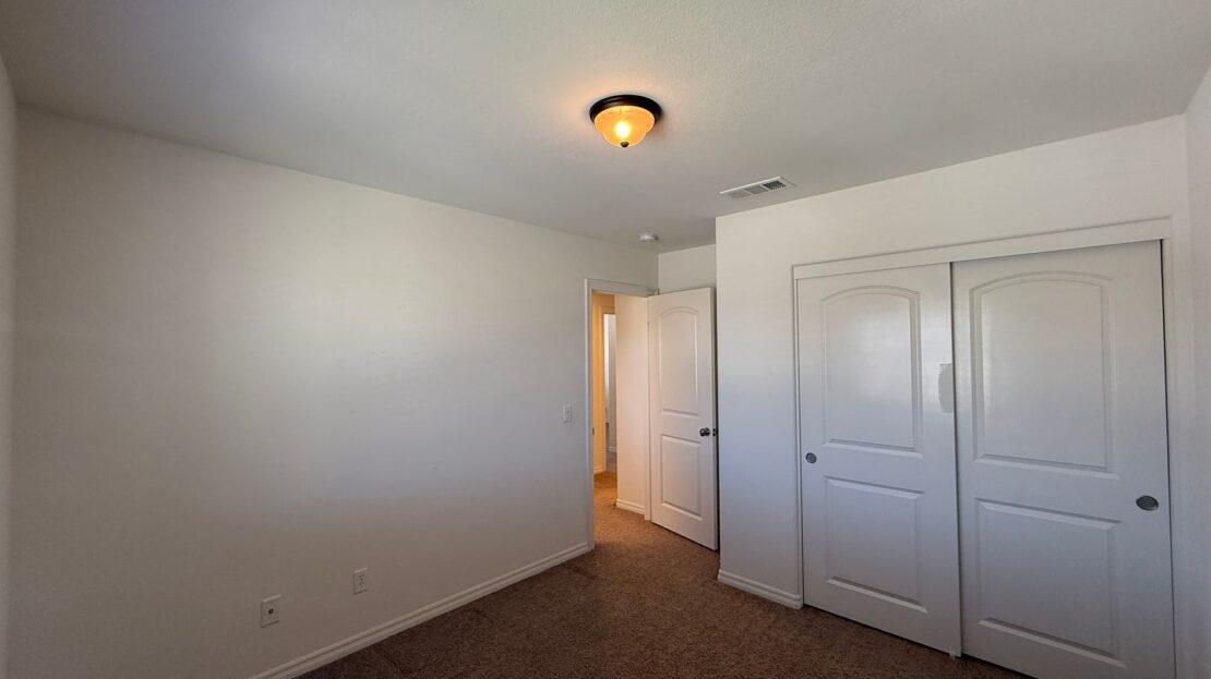 3014 Perdot Ave - Rosamond - California - 5 bed, 3 bath rental property