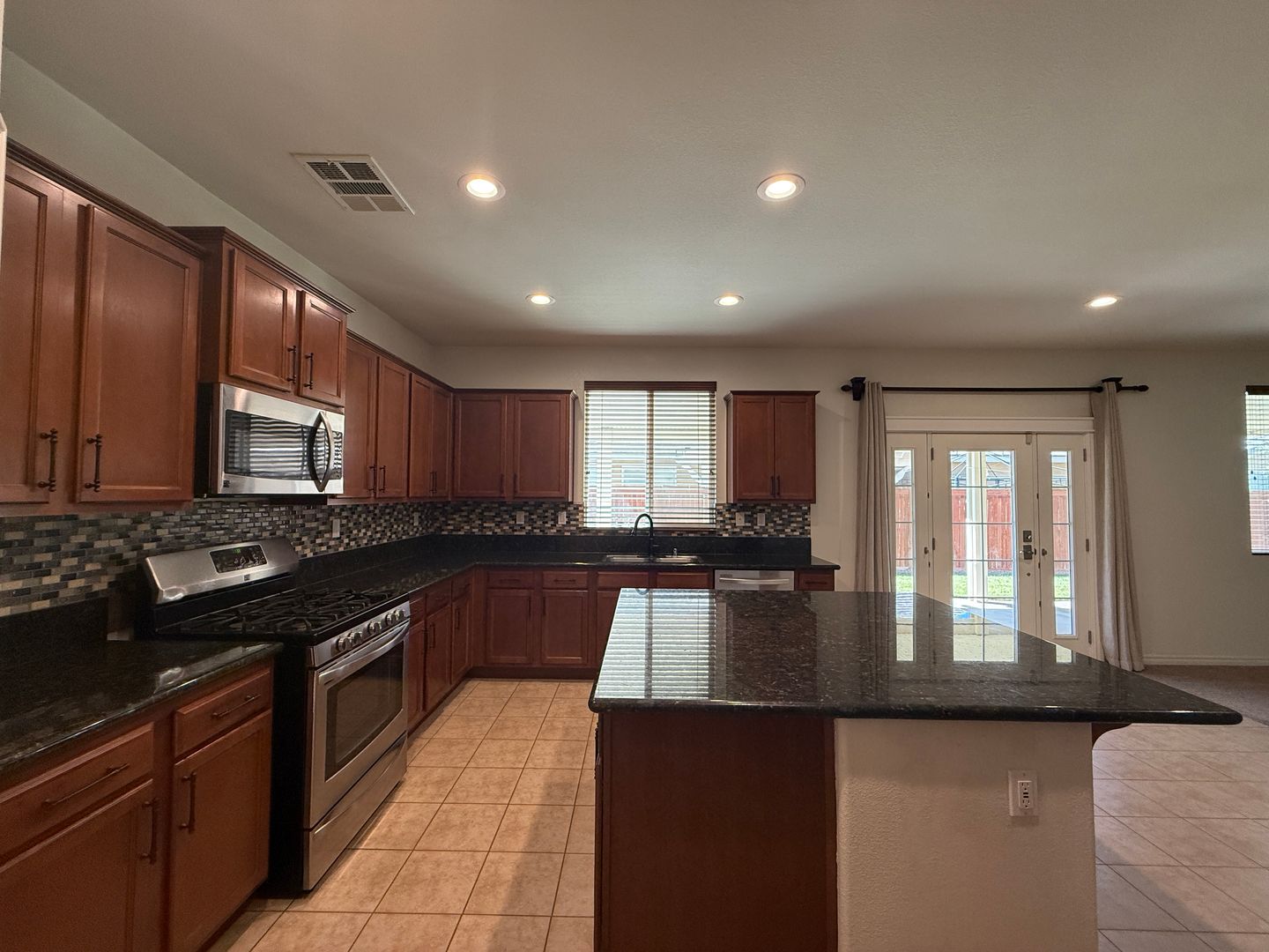  3014 Perdot Ave - Rosamond - California - 5 bed, 3 bath rental property