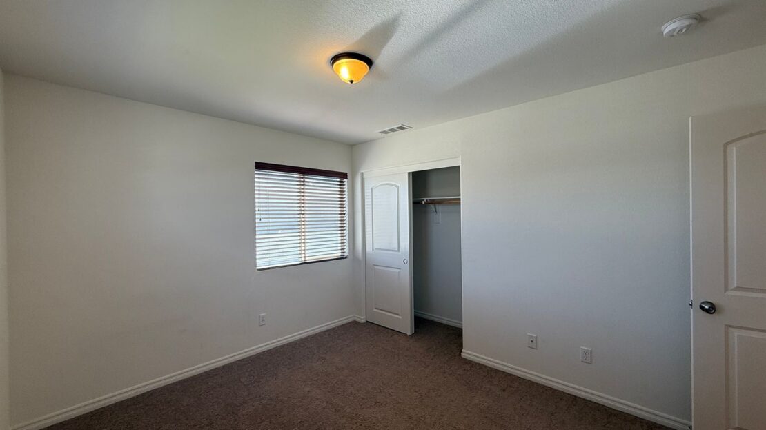 3014 Perdot Ave - Rosamond - California - 5 bed, 3 bath rental property