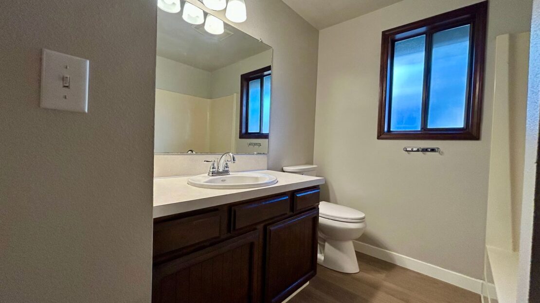 3041 NE 103rd Loop Unit A - Vancouver - Washington - 2 bed, 1 bath rental property