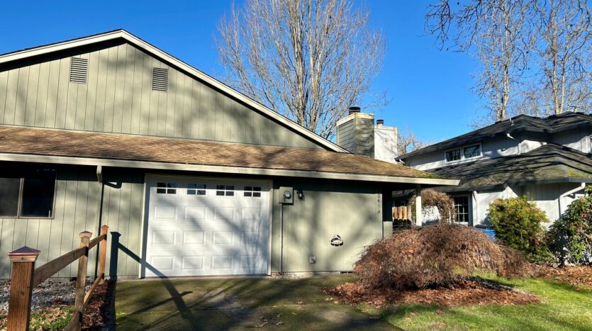 3041 NE 103rd Loop Unit A - Vancouver - Washington - 2 bed, 1 bath rental property