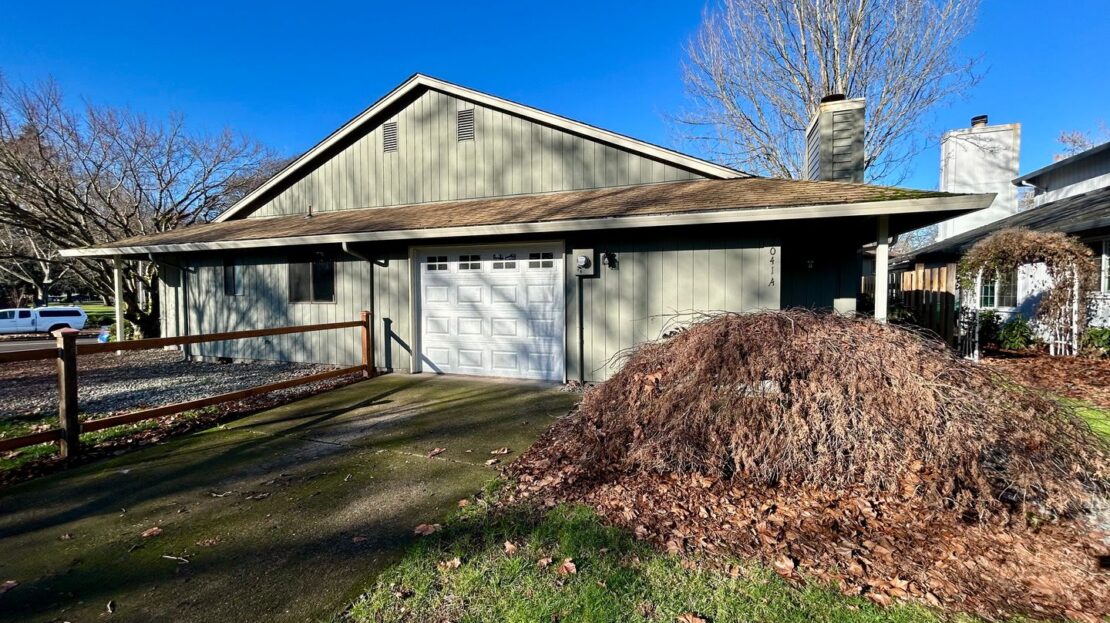 3041 NE 103rd Loop Unit A - Vancouver - Washington - 2 bed, 1 bath rental property