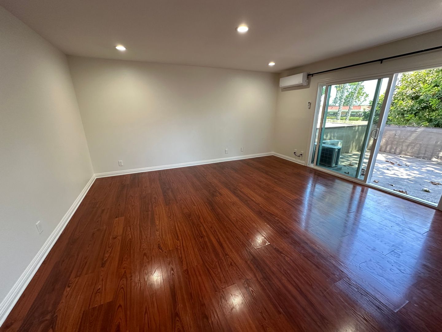 3050 S Bristol Unit 5A - Santa Ana - California - 1 bed, 1 bath rental property