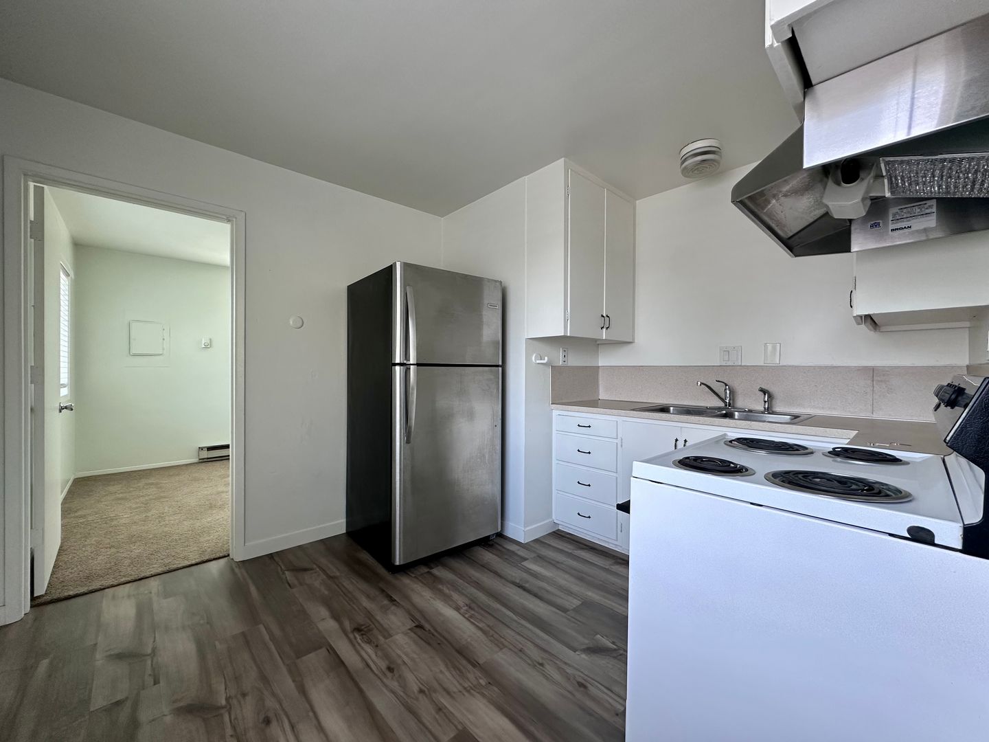 318 S. Whitaker Street - Portland - Oregon - 1 bed, 1 bath rental property