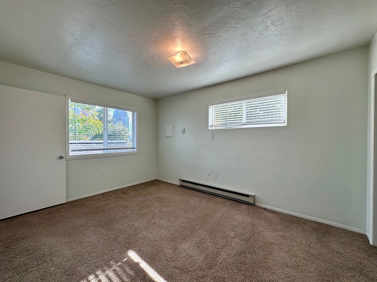 318 S. Whitaker Street - Portland - Oregon - 1 bed, 1 bath rental property