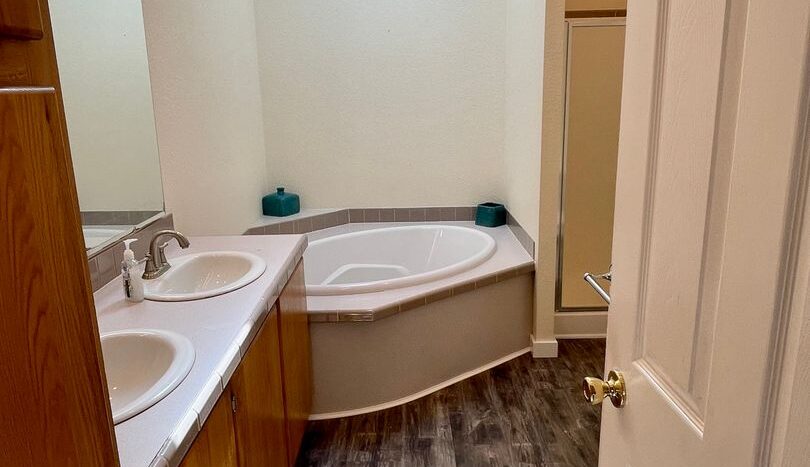 3204 Locust Ave. - Bellingham - Washington - 3 bed, 2 bath rental property