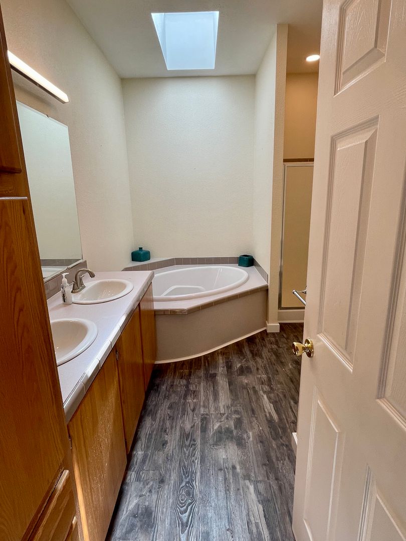 3204 Locust Ave. - Bellingham - Washington - 3 bed, 2 bath rental property