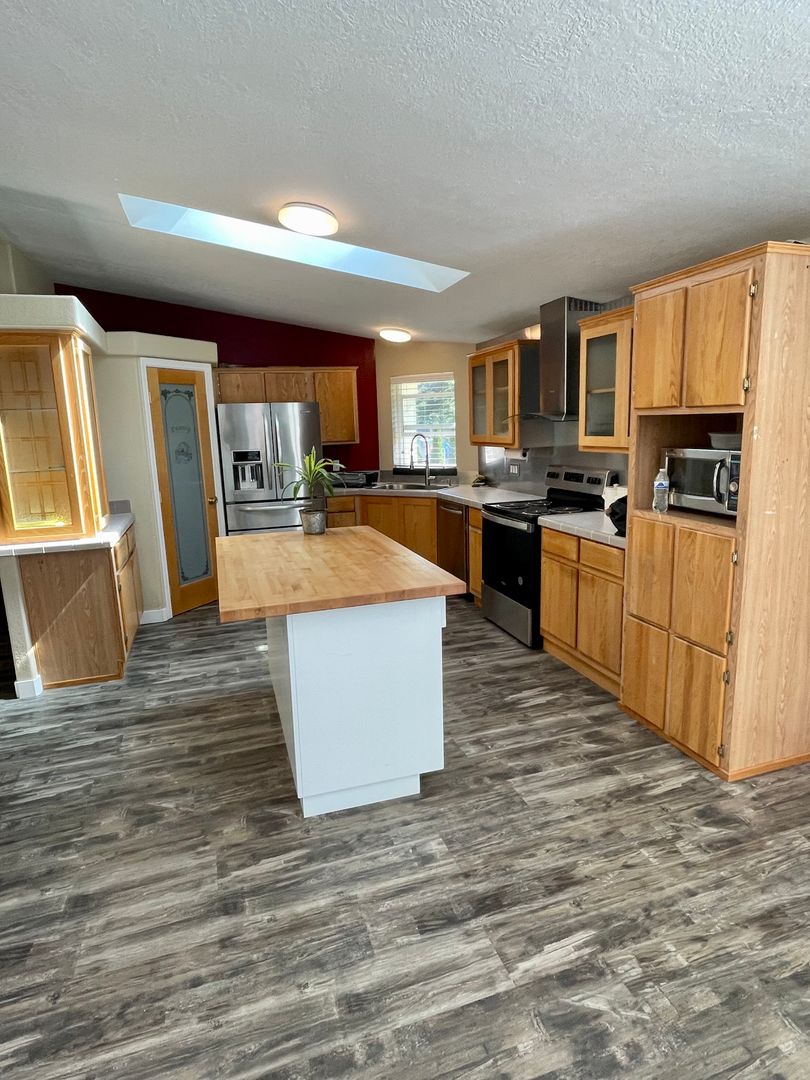 3204 Locust Ave. - Bellingham - Washington - 3 bed, 2 bath rental property