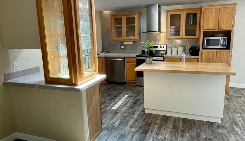 3204 Locust Ave. - Bellingham - Washington - 3 bed, 2 bath rental property