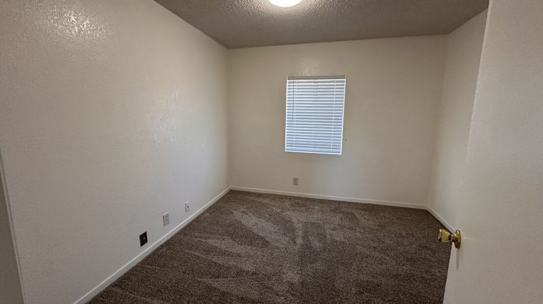 325 Alexander Avenue - #6 - Susanville - California - 2 bed, 1 bath rental property