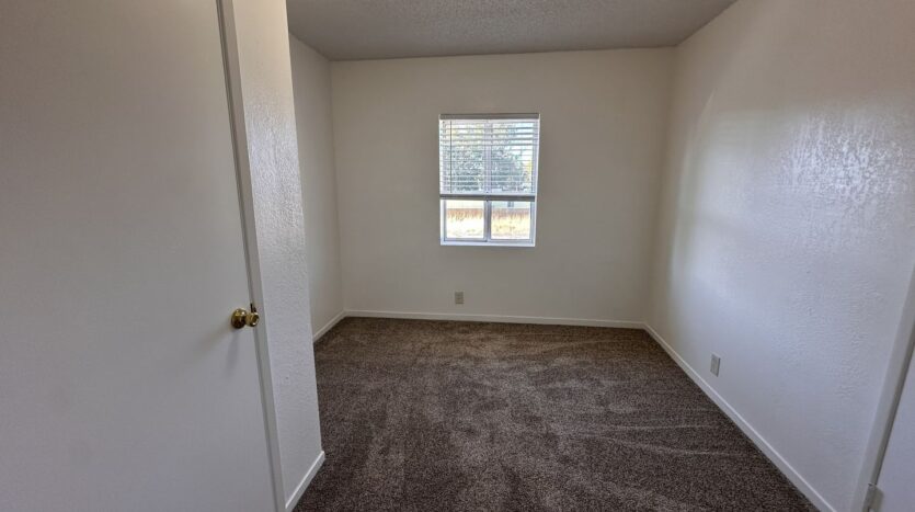 325 Alexander Avenue - #6 - Susanville - California - 2 bed, 1 bath rental property