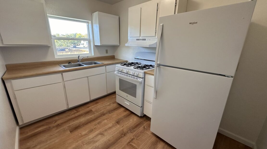 325 Alexander Avenue - #6 - Susanville - California - 2 bed, 1 bath rental property