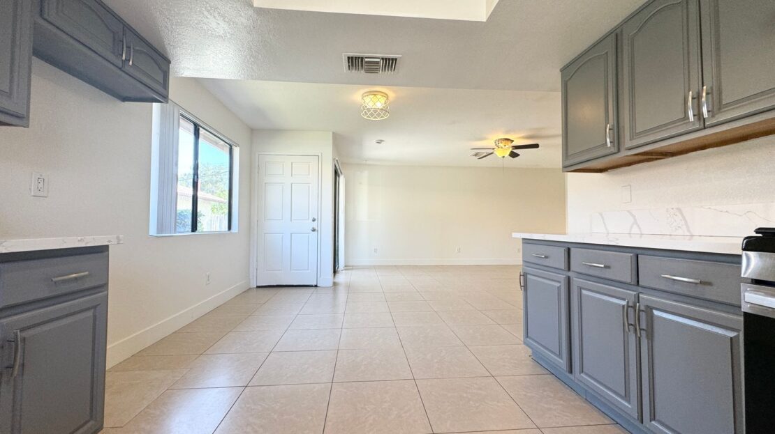 32881 Navajo Trl - 4 - Cathedral City - California - 3 bed, 2 bath rental property