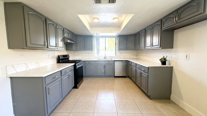 32881 Navajo Trl - 4 - Cathedral City - California - 3 bed, 2 bath rental property