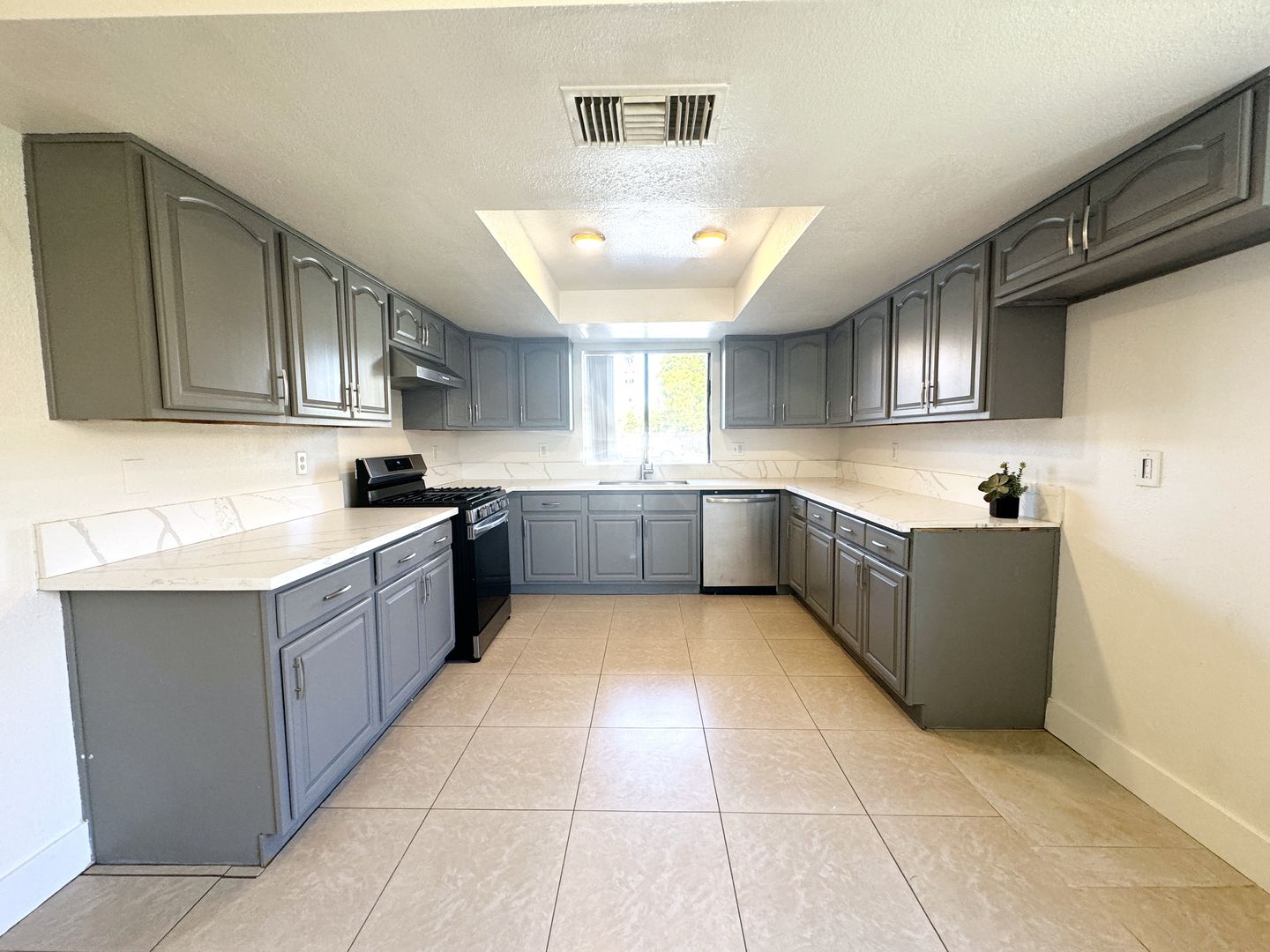 32881 Navajo Trl - 4 - Cathedral City - California - 3 bed, 2 bath rental property