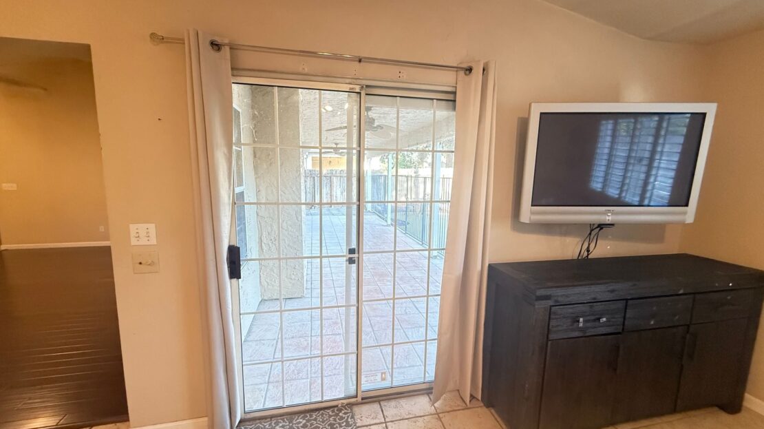 3299 W Stuart Avenue - Fresno - California - 3 bed, 2 bath rental property