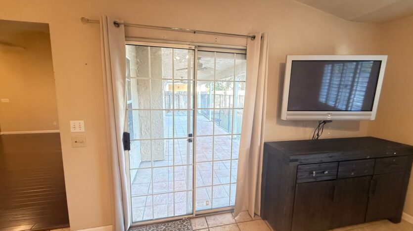 3299 W Stuart Avenue - Fresno - California - 3 bed, 2 bath rental property