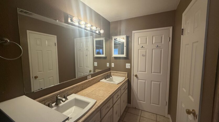 3299 W Stuart Avenue - Fresno - California - 3 bed, 2 bath rental property