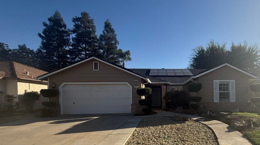 3299 W Stuart Avenue - Fresno - California - 3 bed, 2 bath rental property