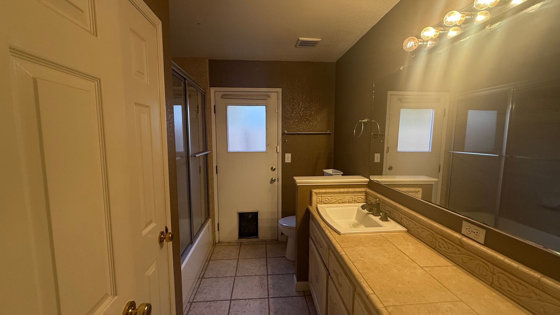 3299 W Stuart Avenue - Fresno - California - 3 bed, 2 bath rental property