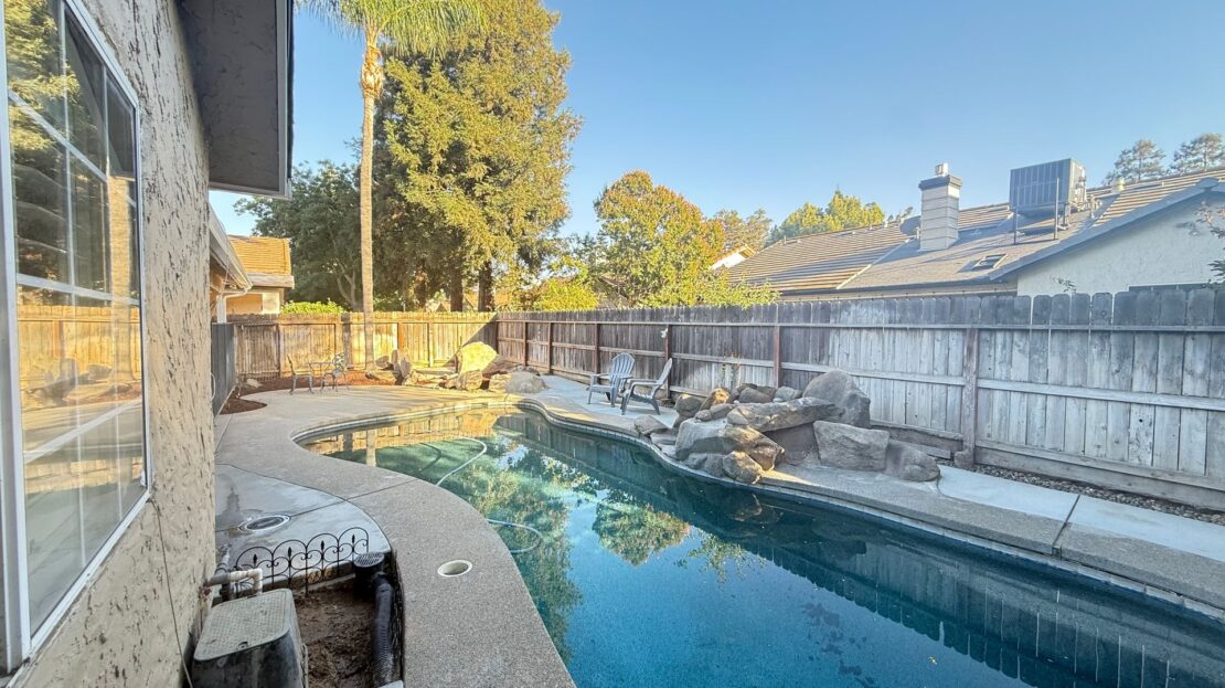 3299 W Stuart Avenue - Fresno - California - 3 bed, 2 bath rental property