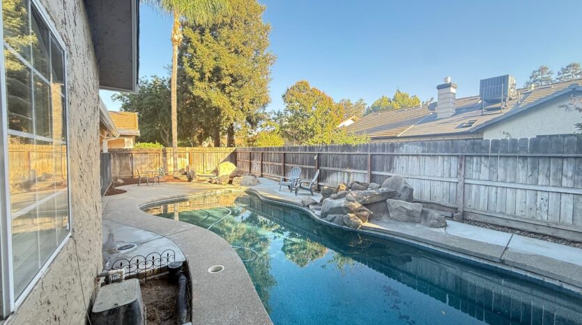 3299 W Stuart Avenue - Fresno - California - 3 bed, 2 bath rental property