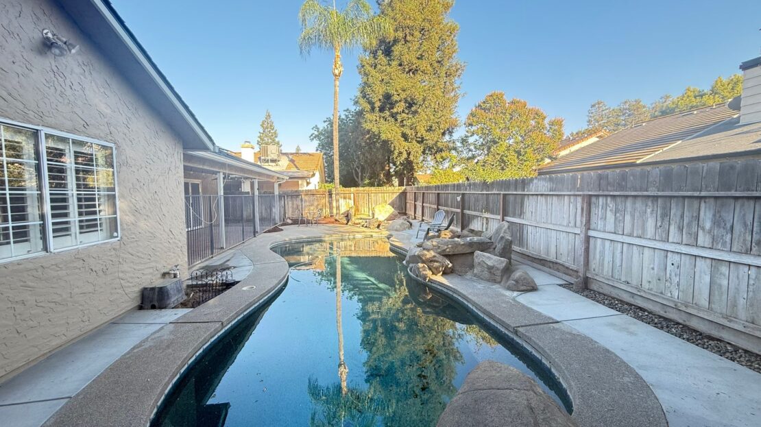 3299 W Stuart Avenue - Fresno - California - 3 bed, 2 bath rental property