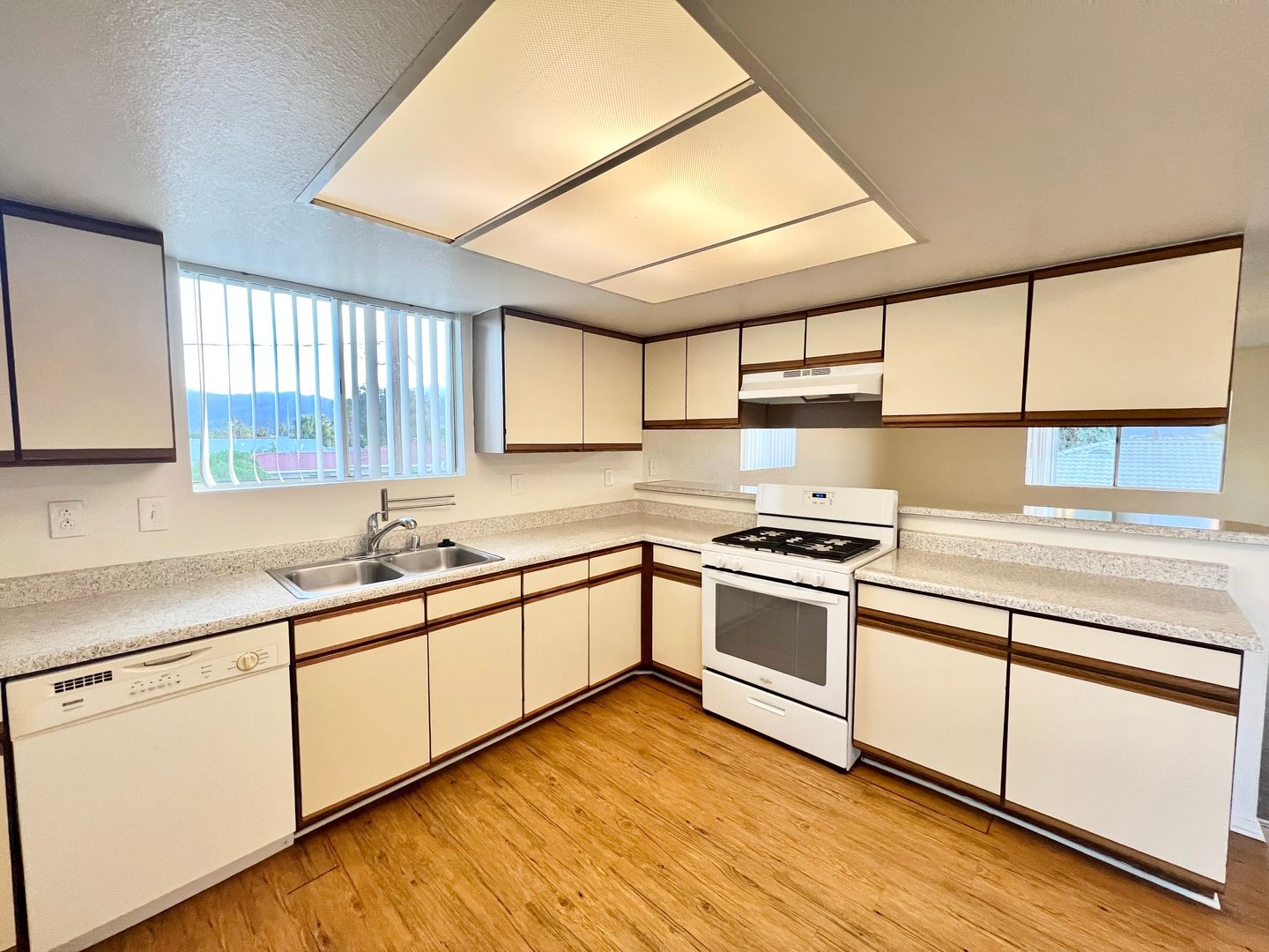 33450 Shifting Sands Trail - 04 - Cathedral City - California - 2 bed, 2 bath rental property