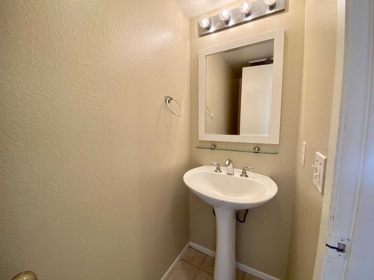 3364 Hollowtree Drive - Oceanside - California - 4 bed, 2.5 bath rental property