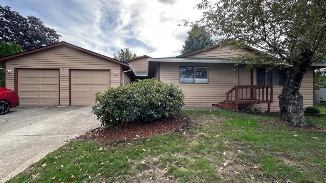 3422 SE 12th St.  - Gresham - Oregon - 2 bed, 1 bath rental property
