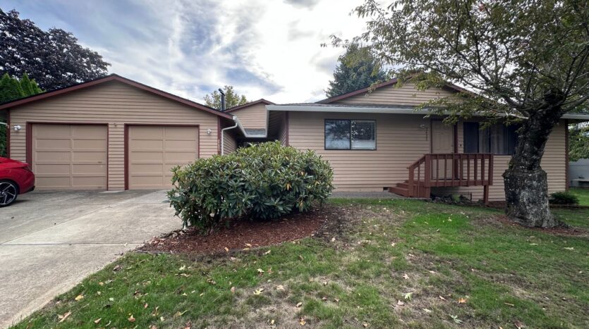 3422 SE 12th St.  - Gresham - Oregon - 2 bed, 1 bath rental property
