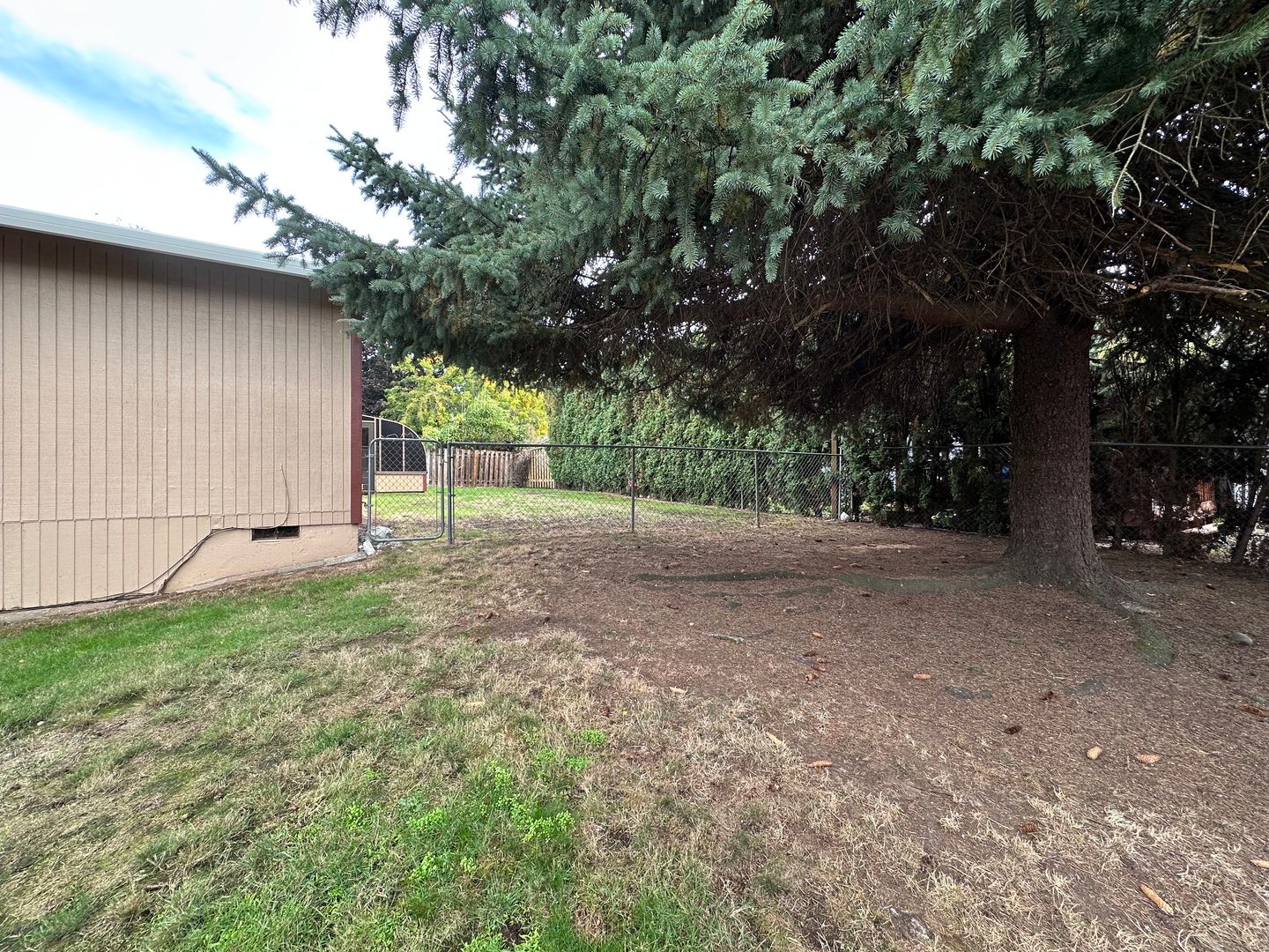 3422 SE 12th St.  - Gresham - Oregon - 2 bed, 1 bath rental property