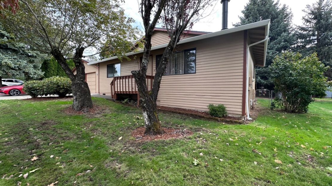 3422 SE 12th St.  - Gresham - Oregon - 2 bed, 1 bath rental property